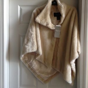 Faux fur Cape/Shawl dressy elegant queen